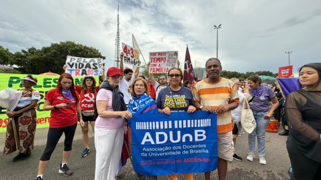 ADUnB participa do Ato 8M Unificado em Brasília em defesa dos direitos das mulheres