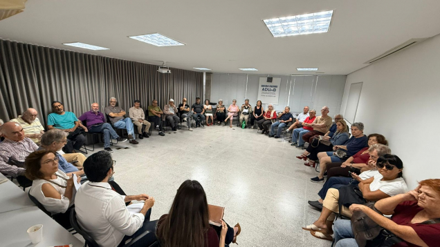 ADUnB realiza reuniões com aposentados e novos docentes sobre a URP