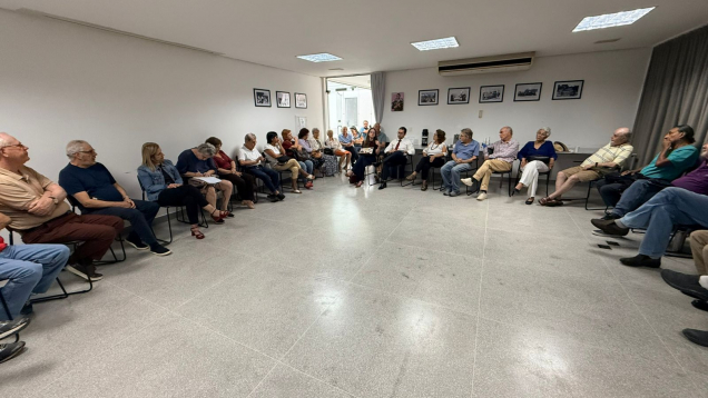 Reunião com aposentados