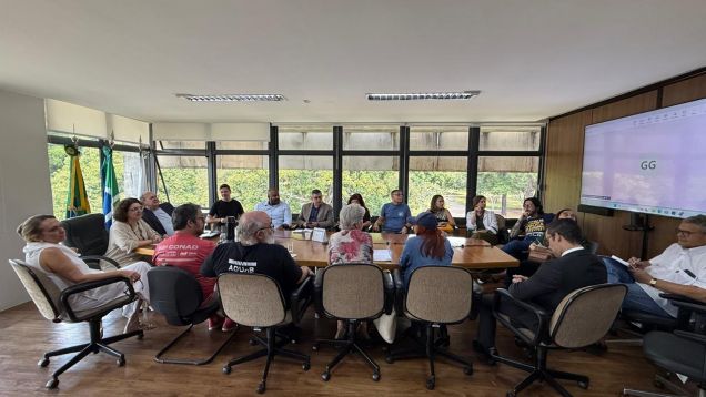 Comitê de Mobilização da ADUnB participa de reunião com a Reitoria sobre a URP