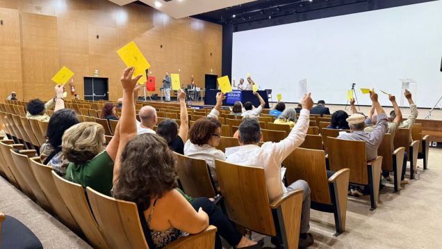 Assembleia decide pautar indicativo de greve