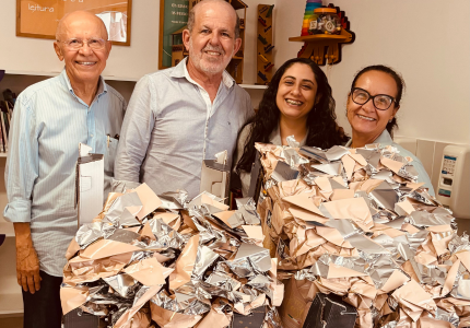 IAF Sindical doa Ovos de Páscoa para alunos da Escola Municipal Irmã Dulce