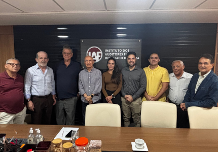 Novos Auditores Fiscais visitam a sede do IAF Sindical