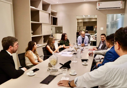 Carreiras de Estado Organizadas discutem reajuste no Planserv