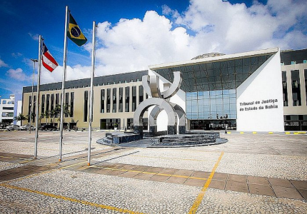 Ajuizada ação para assegurar o correto cálculo do Décimo Terceiro Salário