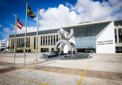 Diretoria foi ao Tribunal de Justiça para tratar da CET 35% paridade aposentados