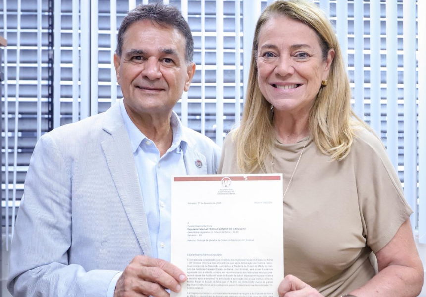 Presidente do IAF Sindical vista a deputada Fabíola Mansur