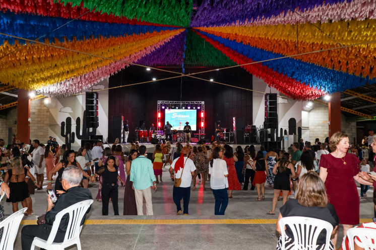 Sindipema celebra o Dia da Professora e do Professor com festa e reafirma a unidade da categoria