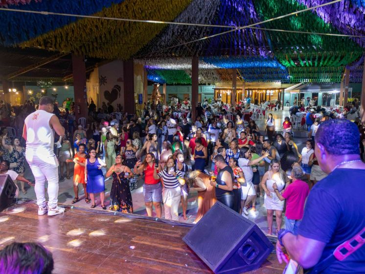 Magistério celebra o Dia da Professora e do Professor com humor, cultura, música e muita alegria