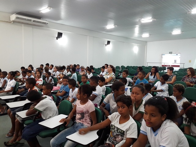 Importância do professor Diomedes Silva é apresentada a estudantes ...