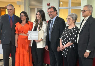 Dr.ª Sarah Campos é agraciada com a Medalha Desembargador Hélio Costa