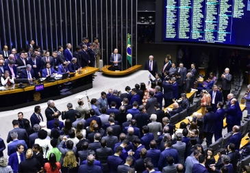 Reforma Tributária é aprovada e servidores do Fisco conquistam grande vitória