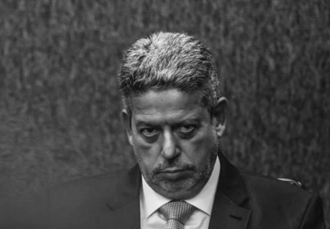 Com o desejo do Lira de retomar a votação da PEC 32/20, quais os direitos ameaçados?