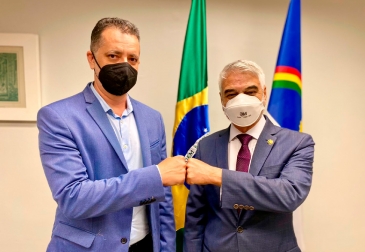 Presidente do Sinfazfisco-MG se reúne com Senador Humberto Costa