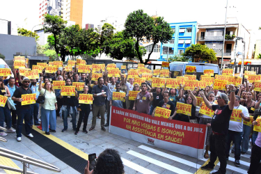 Paralisação no TRT-2 pela isonomia na saúde.